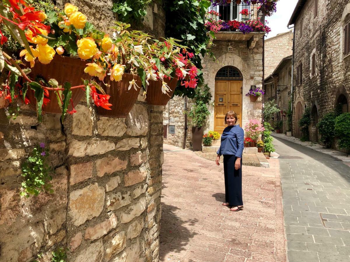 Ferienwohnung La Mansarda Assisi Exterior foto